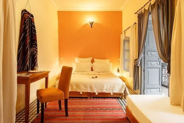 Traditional Tek Büyük veya İki Ayrı Yataklı Oda