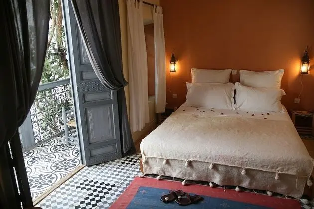 Traditional Tek Büyük veya İki Ayrı Yataklı Oda