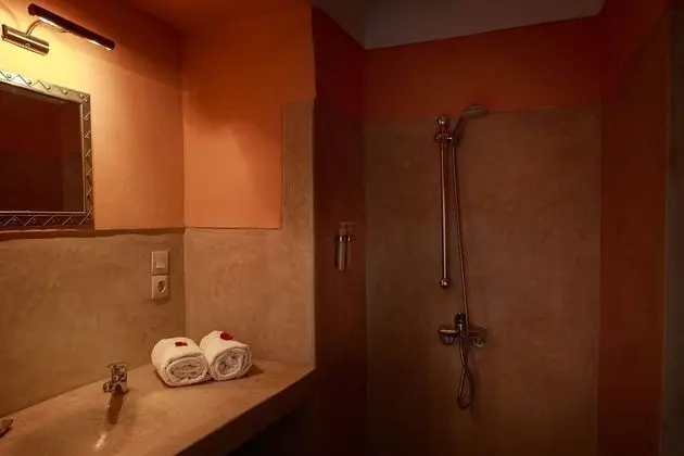 Traditional Tek Büyük veya İki Ayrı Yataklı Oda