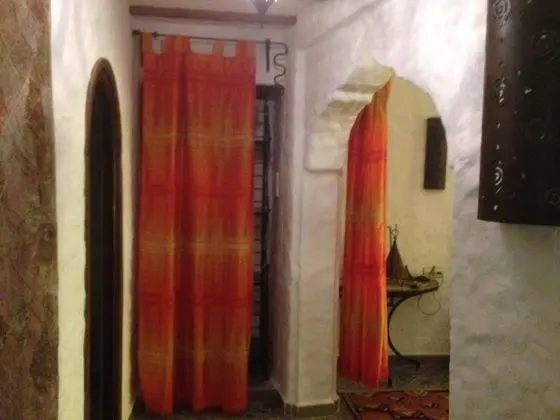 Üç Kişilik Oda (Chahrayar)