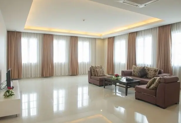 2 Bedrooms Apartment