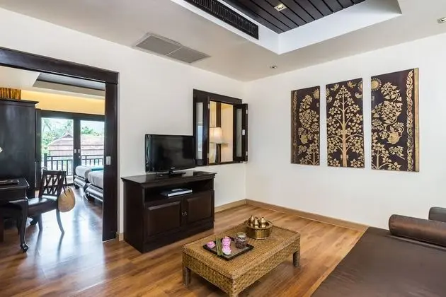 Deluxe Suite Sea View - Free one way airport transfer