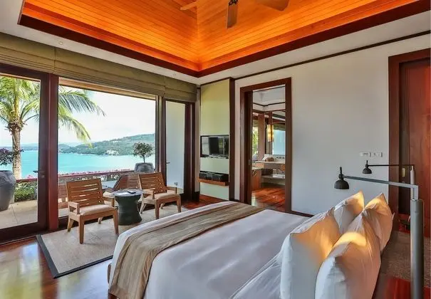 6-Bedroom Villa