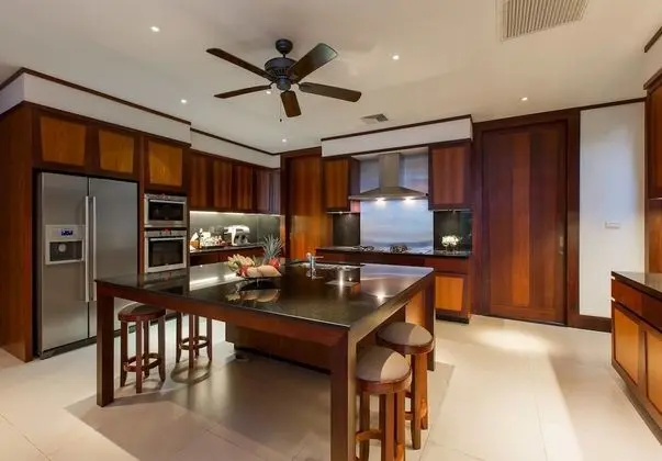 6-Bedroom Villa