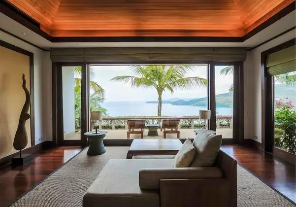6-Bedroom Villa