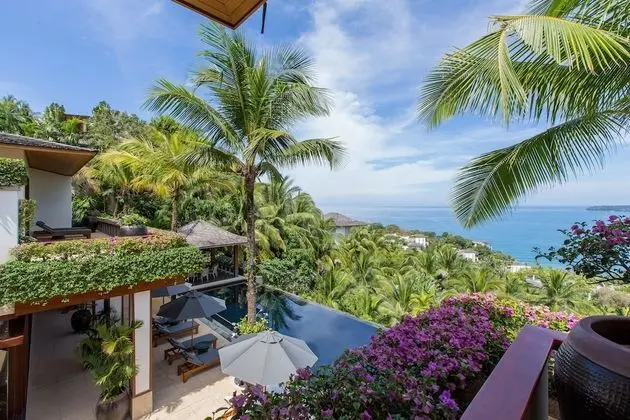 6-Bedroom Villa