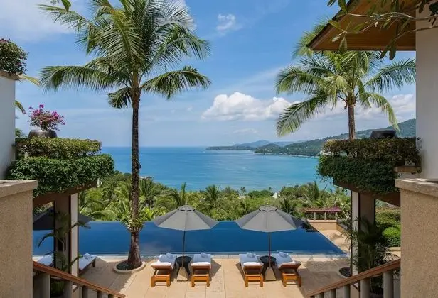 6-Bedroom Villa