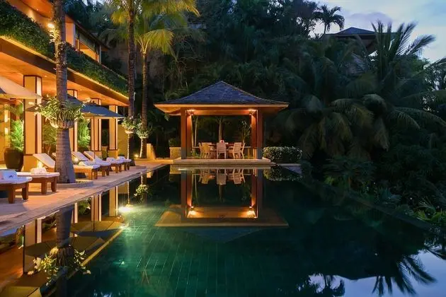 6-Bedroom Villa