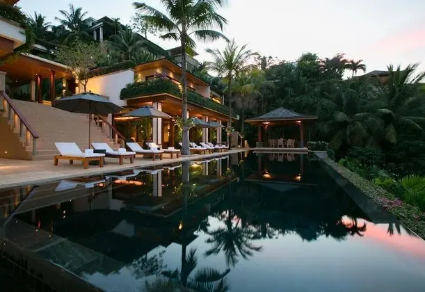 6-Bedroom Villa