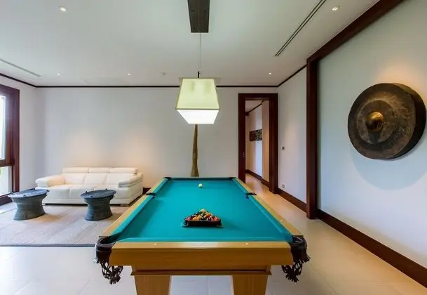 6-Bedroom Villa
