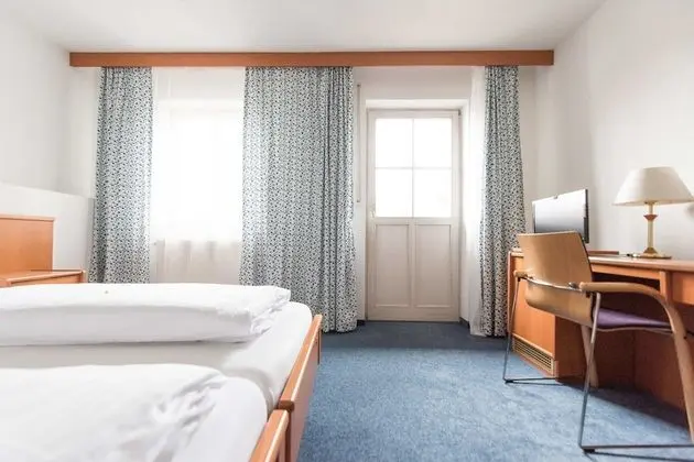 Tek Büyük Yataklı Oda