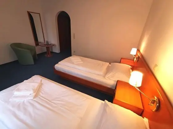 Tek Büyük Yataklı Oda