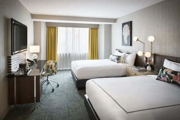 City View, 2 Queen Beds, Accessible (Roll-In Shower)