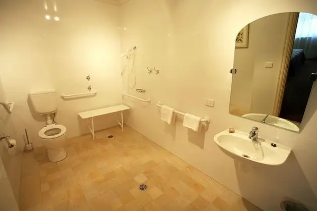 Standard Oda, 1 En Büyük (King) Boy Yatak, Ortak Banyo
