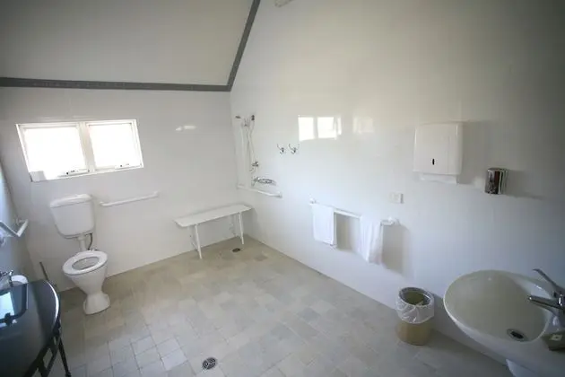 Standard Oda, 1 En Büyük (King) Boy Yatak, Ortak Banyo