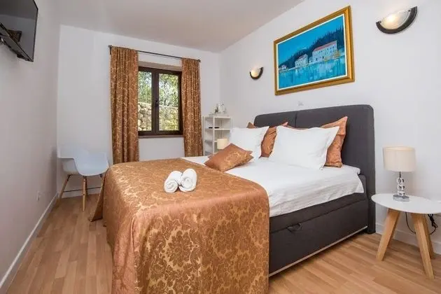 Tek Büyük Yataklı Oda