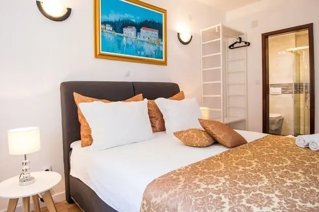 Tek Büyük Yataklı Oda