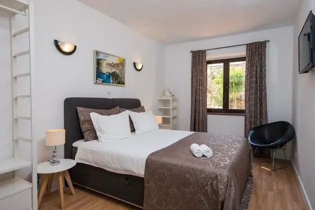 Tek Büyük Yataklı Oda