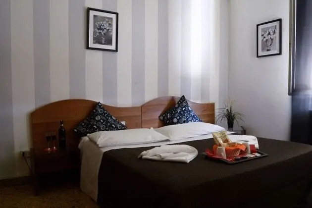 Tek Kişilik Oda, Ortak Banyo