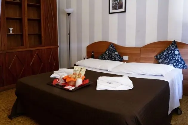 Tek Kişilik Oda, Ortak Banyo