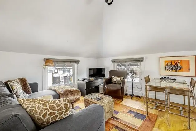 Apart Daire, 1 Büyük (Queen) Boy Yatak, Avlu Manzaralı (Darling Detached Villa in Heart of Ca)