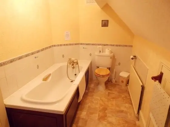 Family Oda, Özel Banyo (Top Floor, Small)