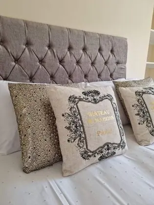 Ev, 5 Yatak Odası (2 bedrooms in separate annex)