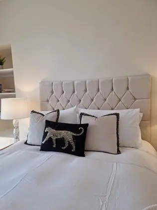 Ev, 5 Yatak Odası (2 bedrooms in separate annex)