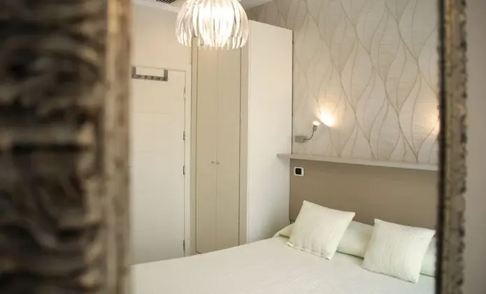 Tek Büyük veya İki Ayrı Yataklı Oda, Balkon