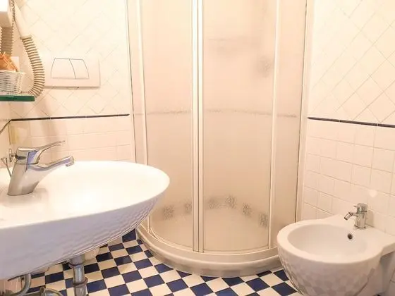 Tek Büyük veya İki Ayrı Yataklı Oda, Balkon