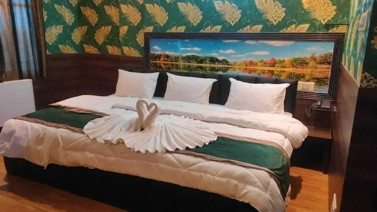 Deluxe Tek Büyük Yataklı Oda