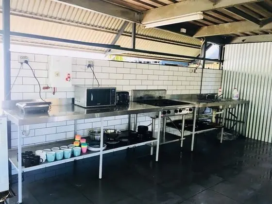 Ortak Ranzalı Oda, 1 Çift Kişilik Yatak