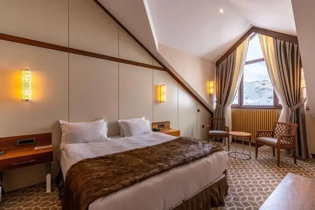 Grand Deluxe Family Suite