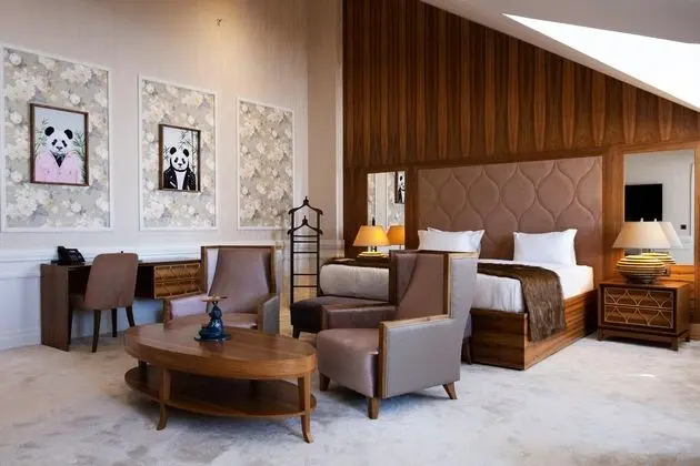 Junior King Suite