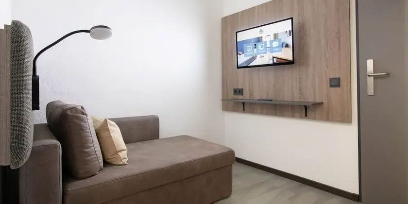 Standard Tek Büyük Yataklı Oda