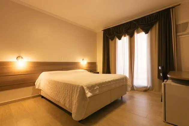 Luxury Tek Büyük veya İki Ayrı Yataklı Oda, Göl Manzaralı