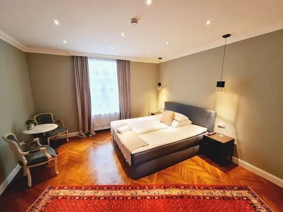 Deluxe Tek Büyük Yataklı Oda