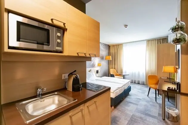 Business Tek Büyük Yataklı Oda