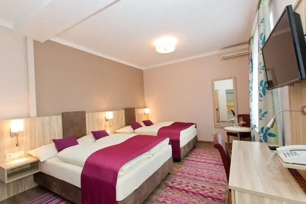 Superior Oda, Balkon