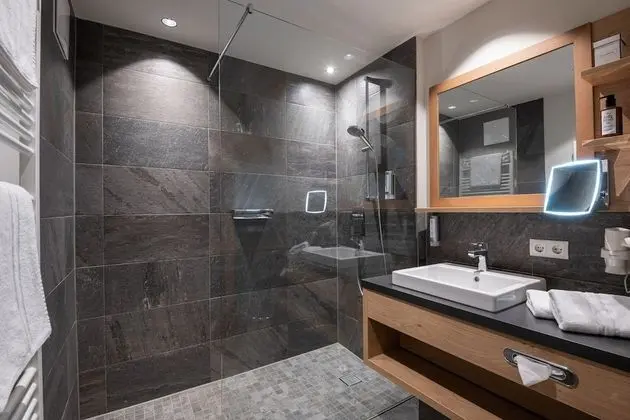 Classic Tek Büyük Yataklı Oda, Balkon, Dağ Manzaralı (Adlernest)