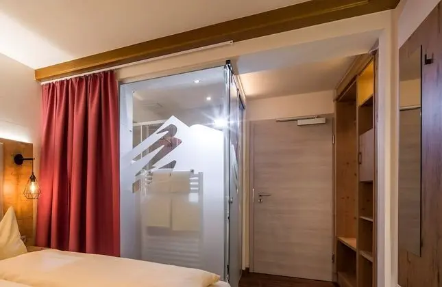 Tek Büyük Yataklı Oda (EST)