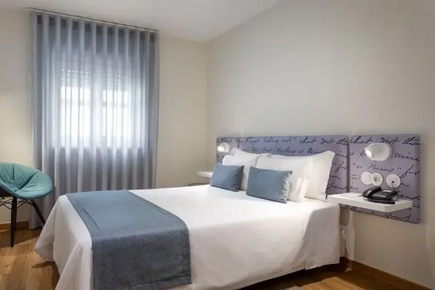 Tek Büyük Yataklı Oda (Patio View)