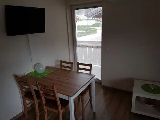 Odada yemek servisi