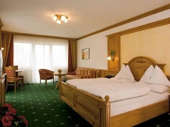 Tek Büyük Yataklı Oda, Balkon (Enzian)