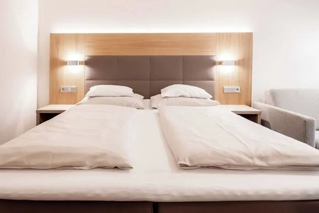 Basic Tek Büyük Yataklı Oda