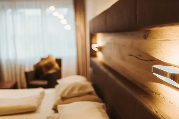 Basic Tek Büyük Yataklı Oda