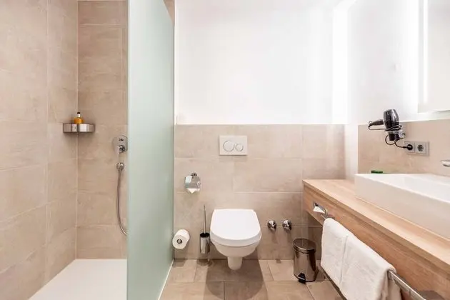 Basic Tek Büyük Yataklı Oda