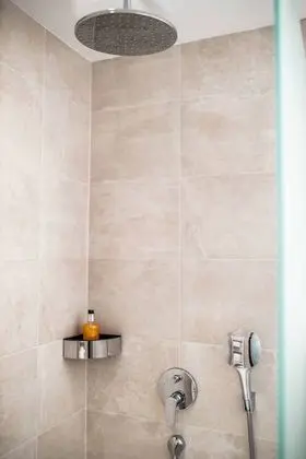 Basic Tek Büyük Yataklı Oda