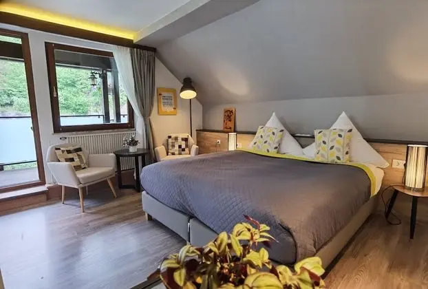 Tek Büyük Yataklı Oda, Balkon