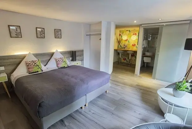 Tek Büyük Yataklı Oda, Balkon